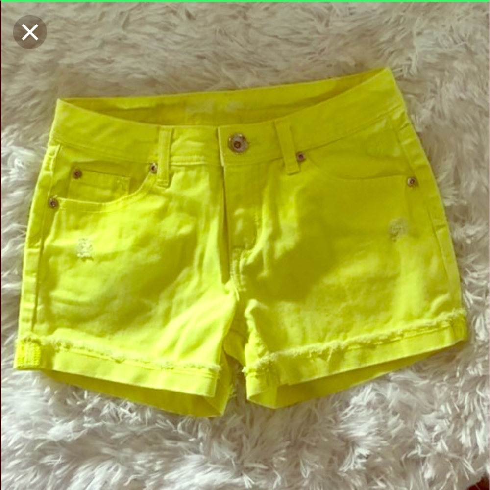 Yellow jeans shorts